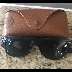 Ray Ban Polarized Wayfarer Sunglasses with Case
